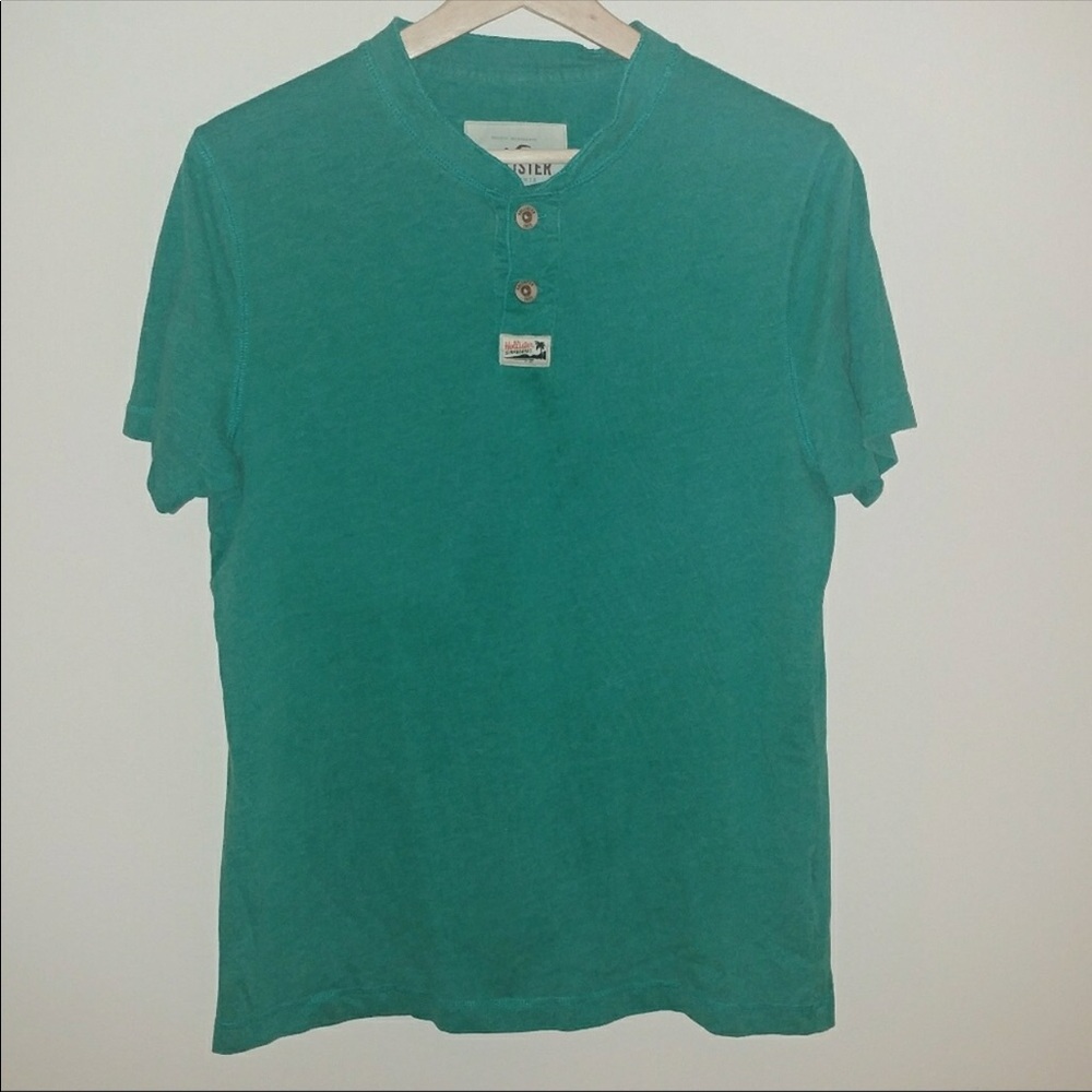 Men’s Pastel green Hollister t shirt